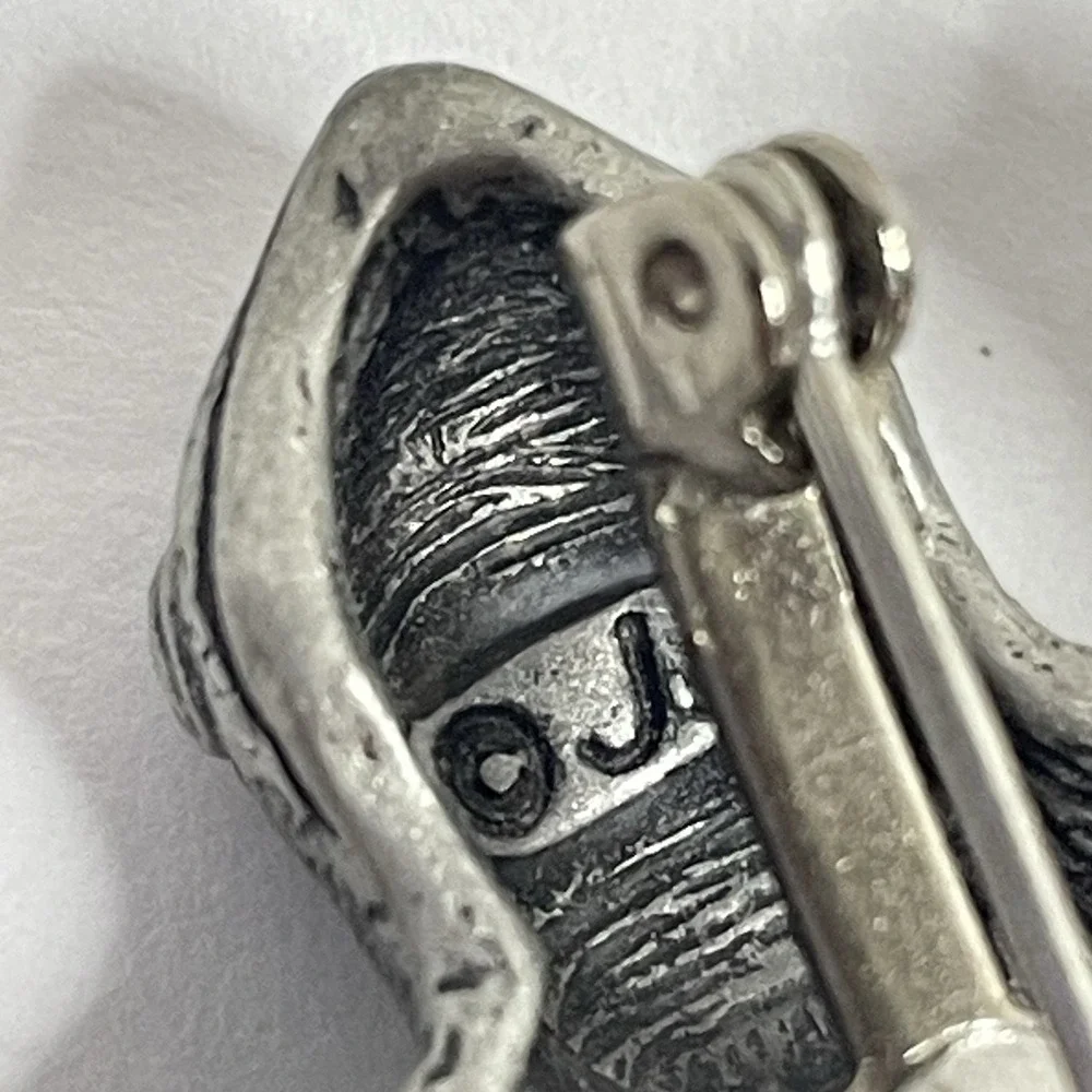 FROG  JJ Jonette Jewelry Brooch Pin Silver Tone with Moving Legs Vintage